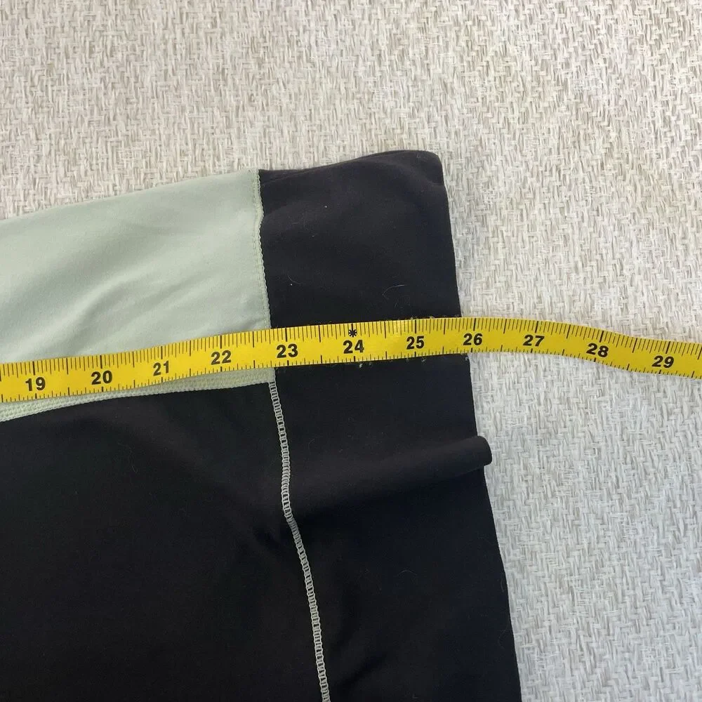 Lululemon Womens 10 Long Sleeve Top Ruffled Shoulder Seam Colorblock Green Black - Picture 8 of 8